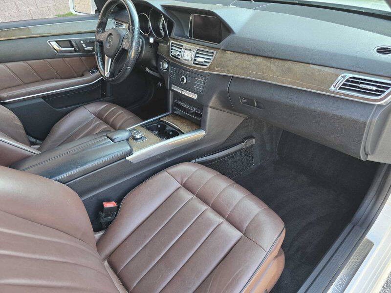 2016 Mercedes-Benz E-Class Image 6