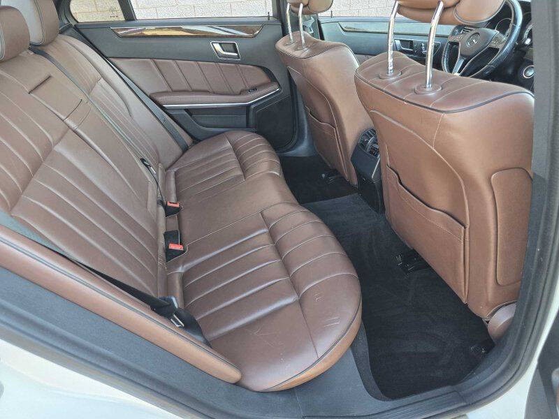 2016 Mercedes-Benz E-Class Image 9