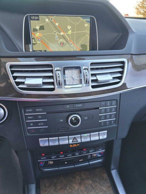 2016 Mercedes-Benz E-Class Image 12
