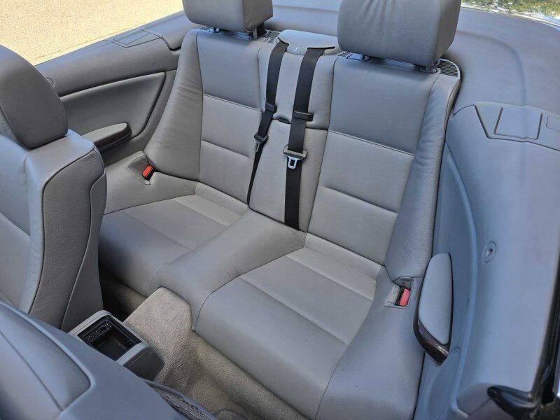 2004 BMW 3 Series Image 8
