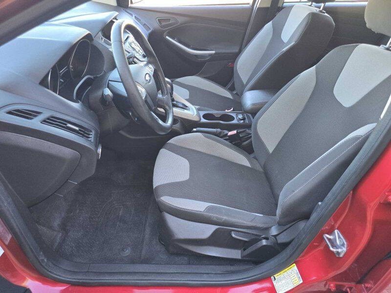 2012 Ford Focus Image 8