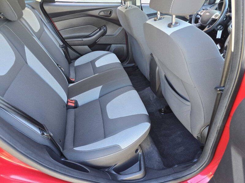 2012 Ford Focus Image 9