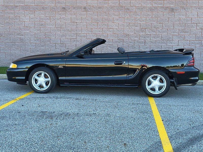 1994 Ford Mustang Image 2