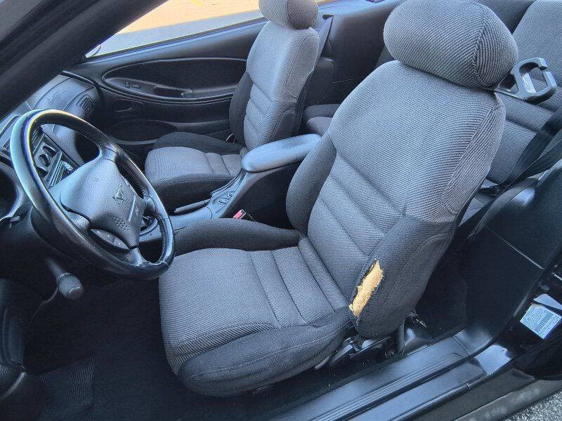 1994 Ford Mustang Image 14