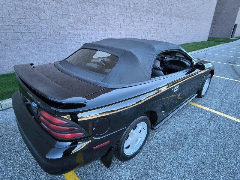 1994 Ford Mustang Image 18