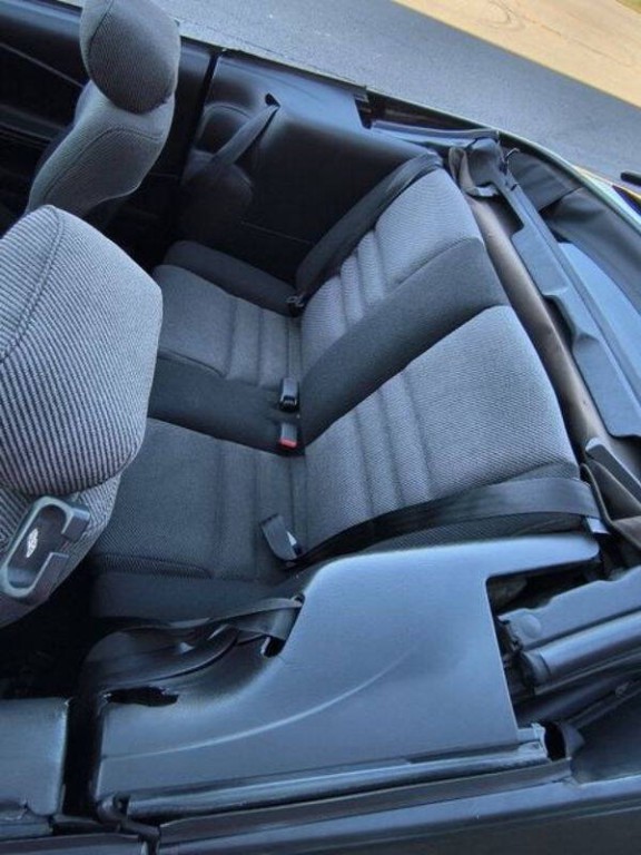 1994 Ford Mustang Image 11