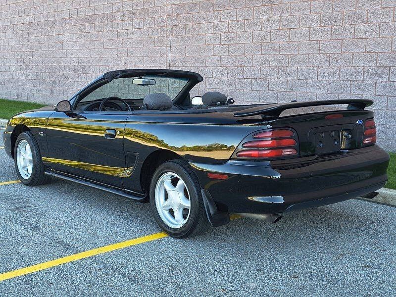 1994 Ford Mustang Image 18