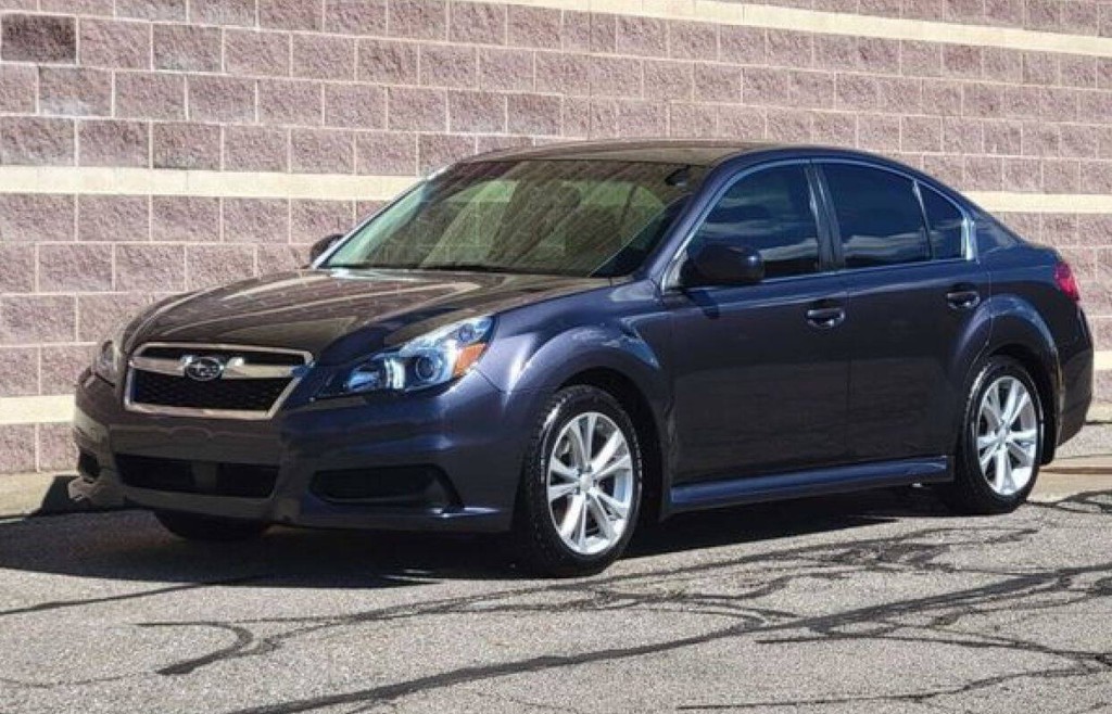 2013 Subaru Legacy Image 2