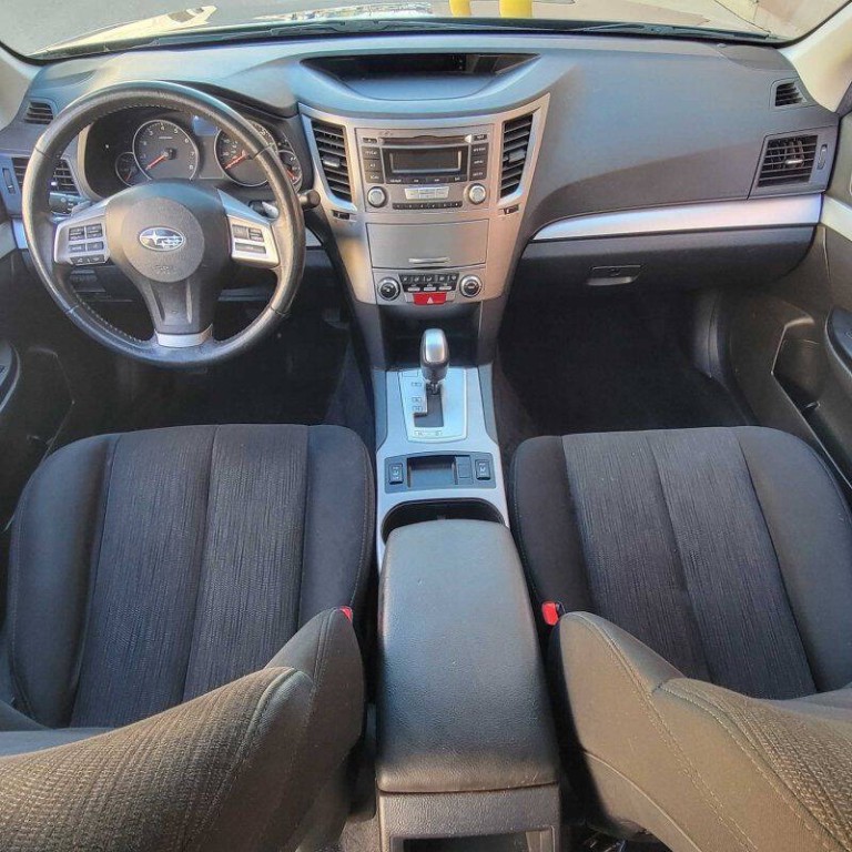 2013 Subaru Legacy Image 4