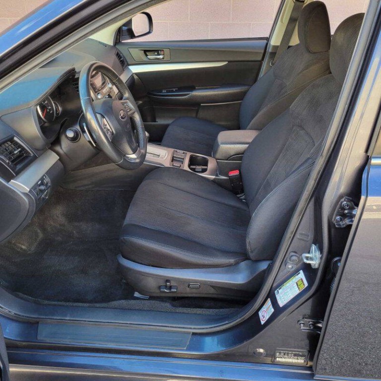 2013 Subaru Legacy Image 6