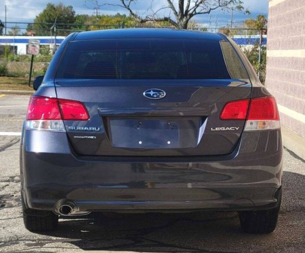 2013 Subaru Legacy Image 15