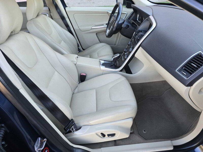 2015 Volvo XC60 Image 5