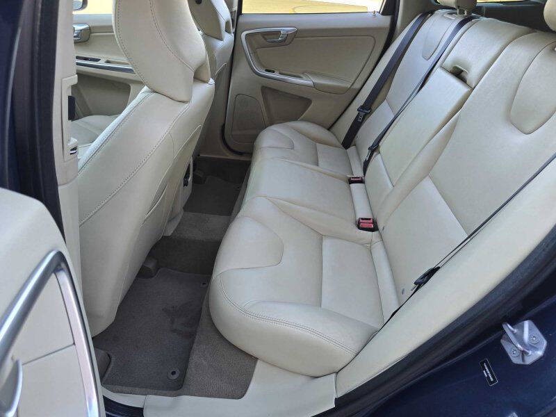 2015 Volvo XC60 Image 8