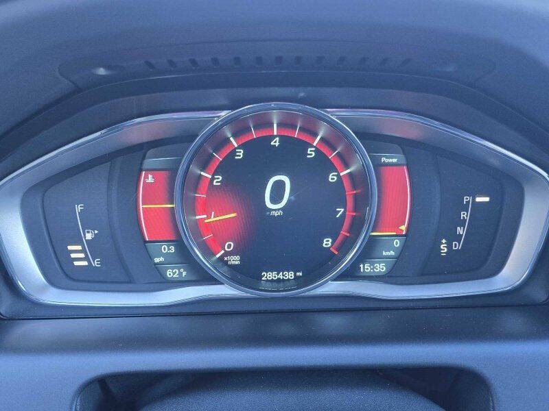2015 Volvo XC60 Image 10