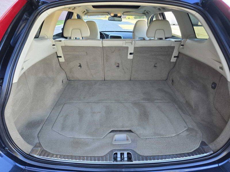 2015 Volvo XC60 Image 12
