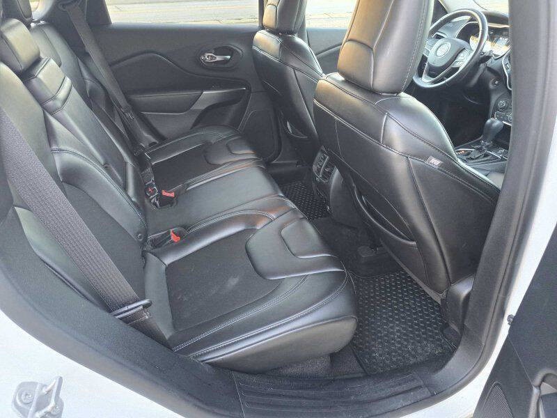 2019 Jeep Cherokee Image 7