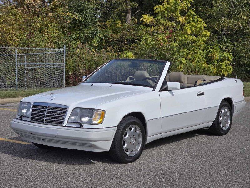1995 Mercedes-Benz E-Class Image 3