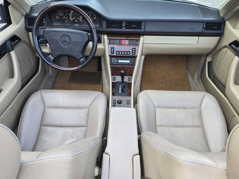 1995 Mercedes-Benz E-Class Image 4