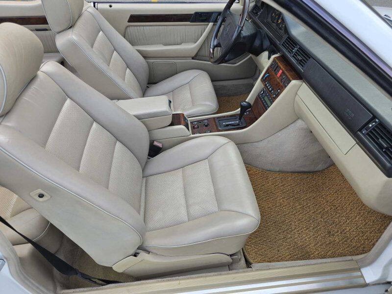 1995 Mercedes-Benz E-Class Image 5