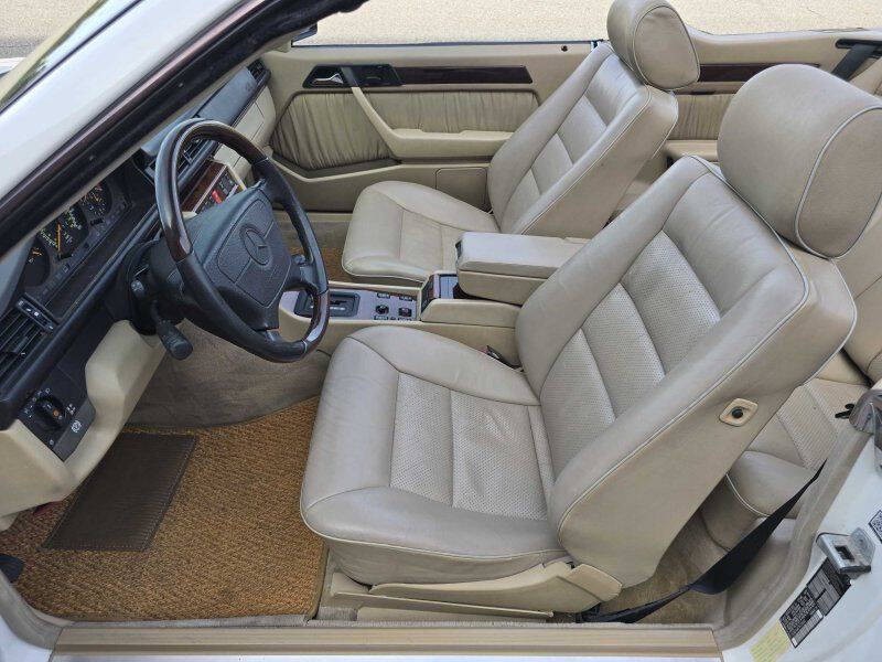 1995 Mercedes-Benz E-Class Image 6