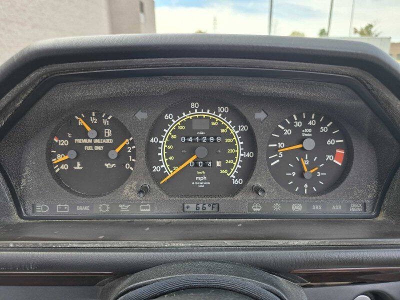 1995 Mercedes-Benz E-Class Image 9