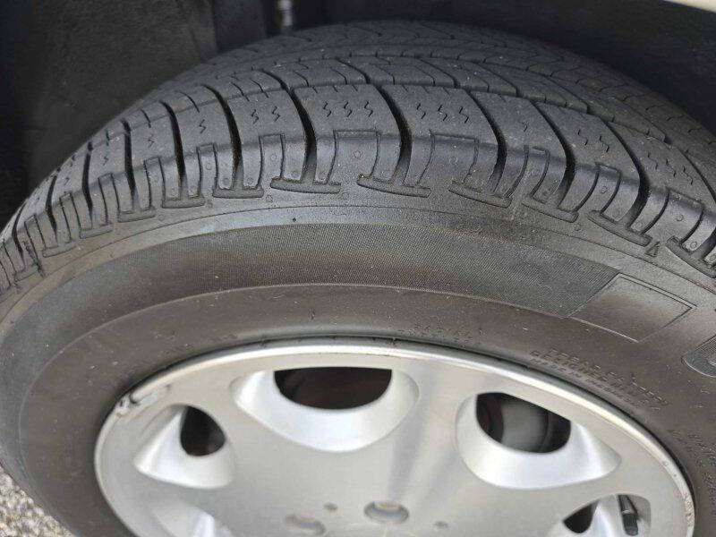 1995 Mercedes-Benz E-Class Image 13