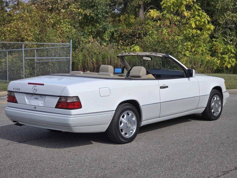 1995 Mercedes-Benz E-Class Image 20