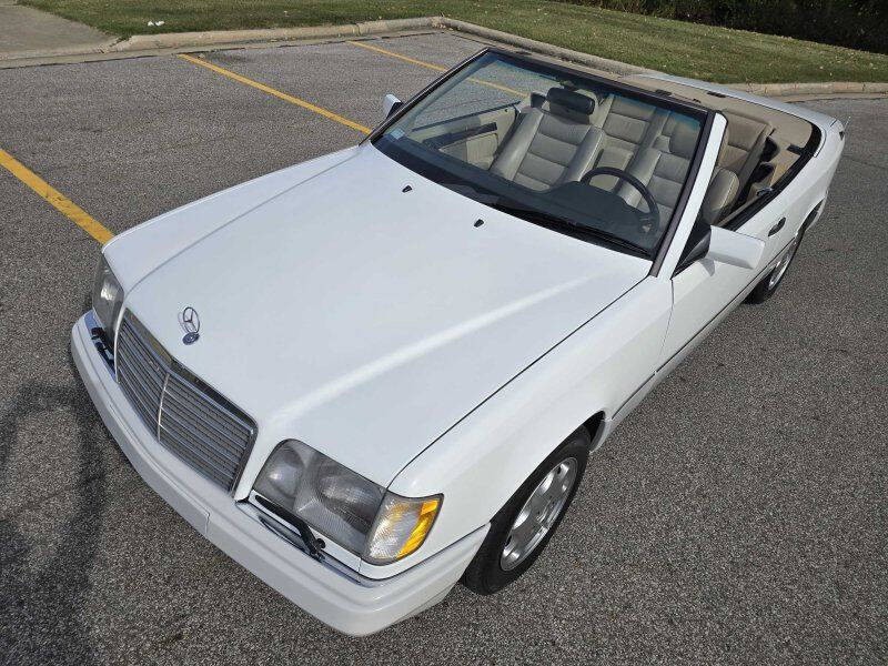 1995 Mercedes-Benz E-Class Image 23