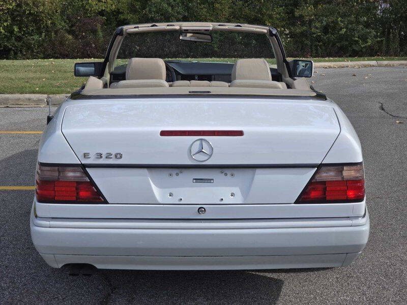 1995 Mercedes-Benz E-Class Image 24