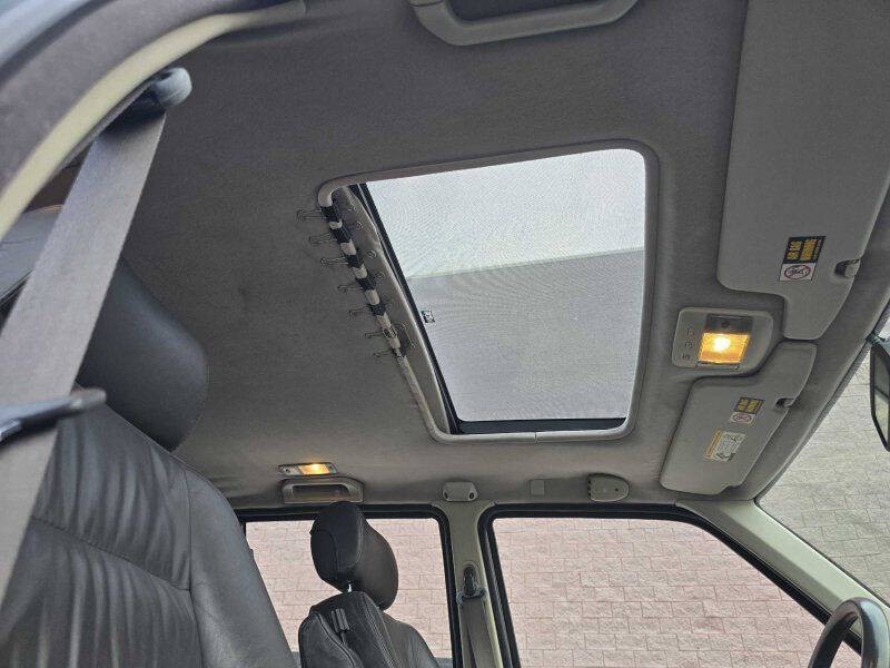 2002 Land Rover Range Rover Image 10