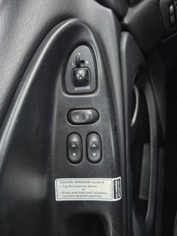 1995 Ford Mustang Image 11