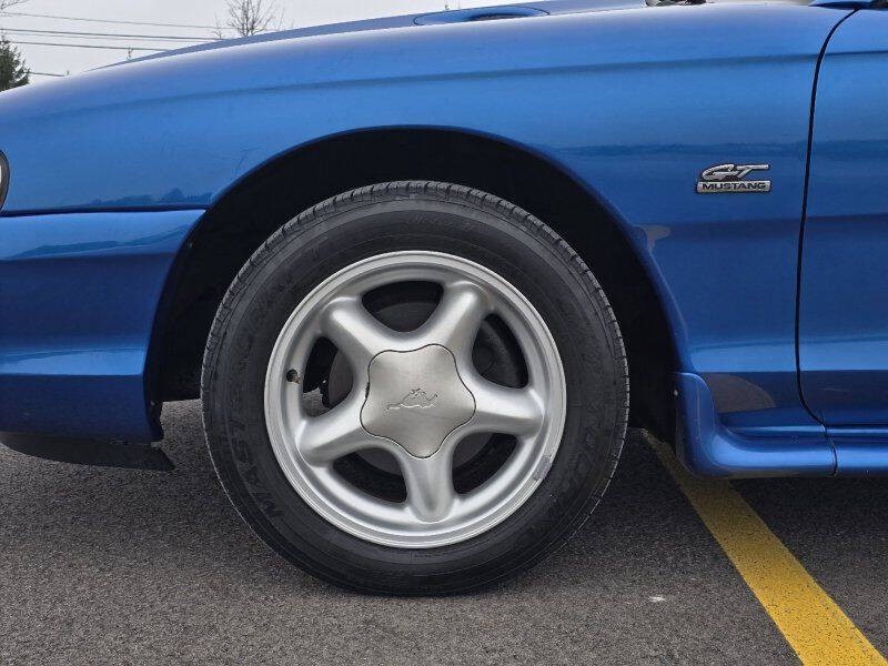 1995 Ford Mustang Image 17