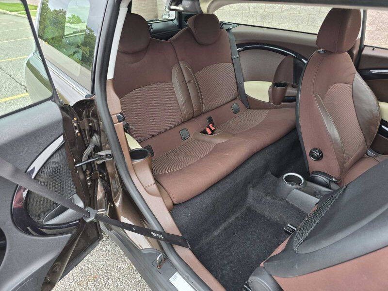 2009 MINI Cooper Clubman Image 8