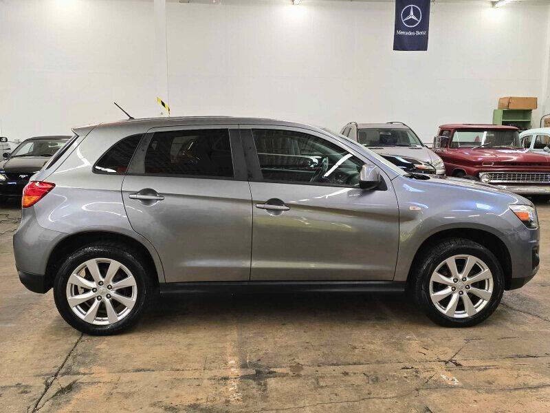 2015 Mitsubishi Outlander Image 2