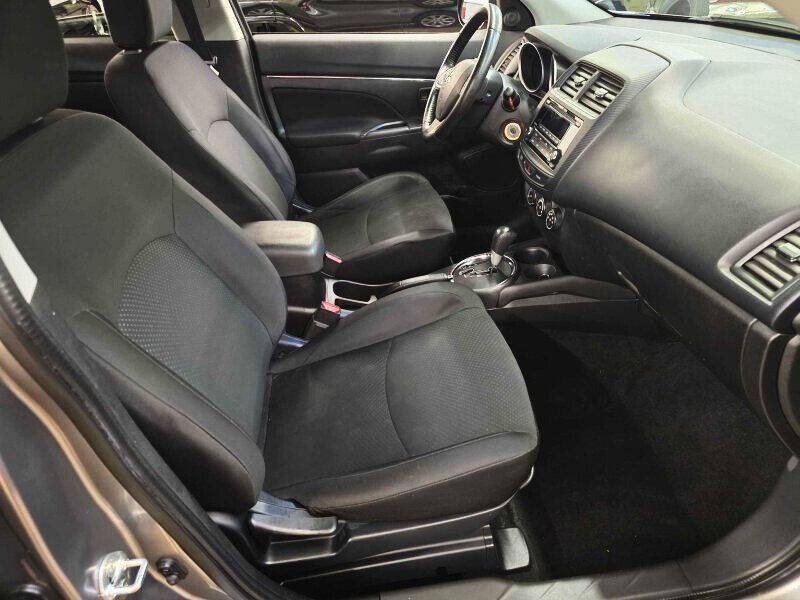 2015 Mitsubishi Outlander Image 5