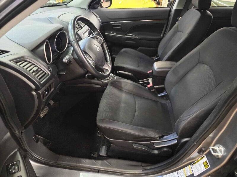 2015 Mitsubishi Outlander Image 6