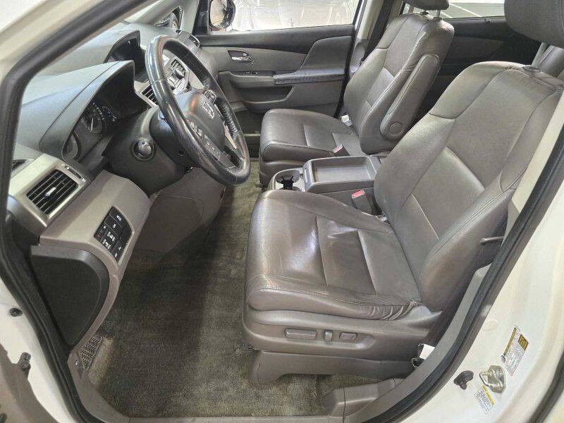 2015 Honda Odyssey Image 6