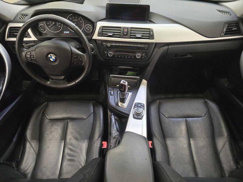 2012 BMW 3 Series Image 4