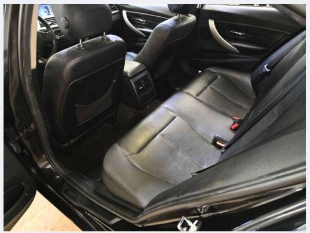 2012 BMW 3 Series Image 8