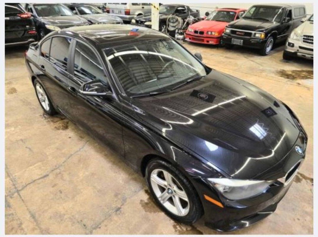 2012 BMW 3 Series Image 14