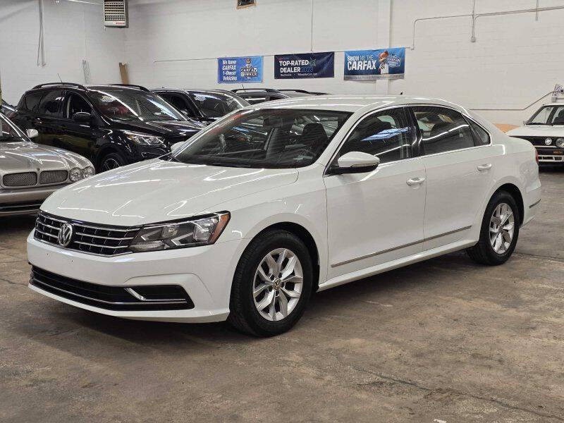 2016 Volkswagen Passat Image 1