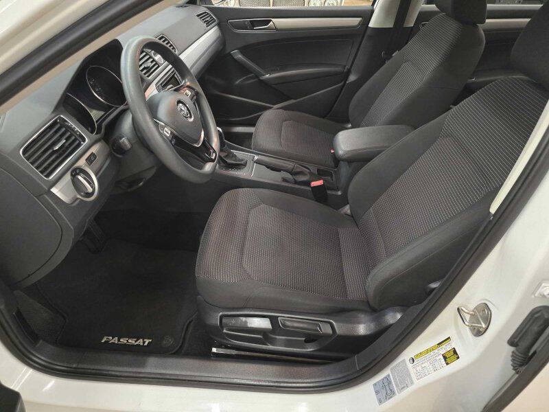 2016 Volkswagen Passat Image 6