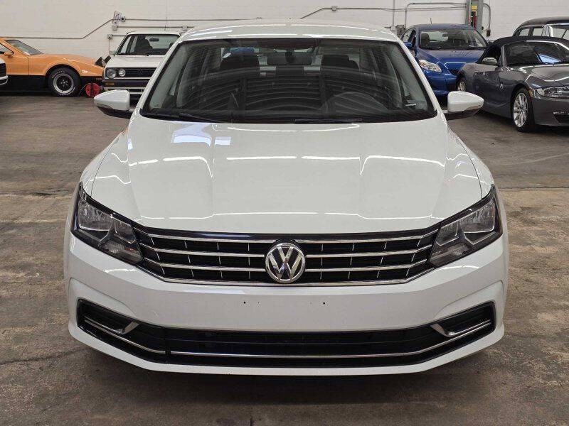 2016 Volkswagen Passat Image 13