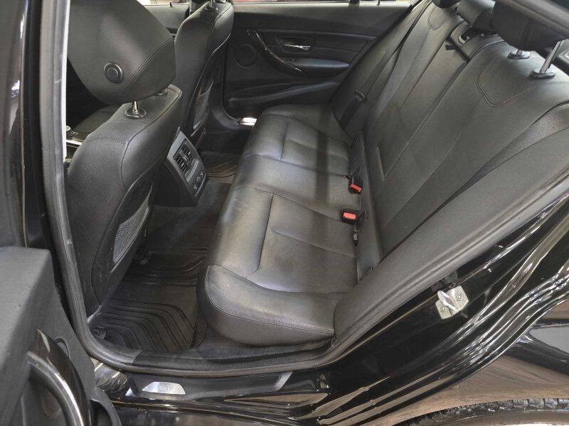2015 BMW 3 Series Image 8