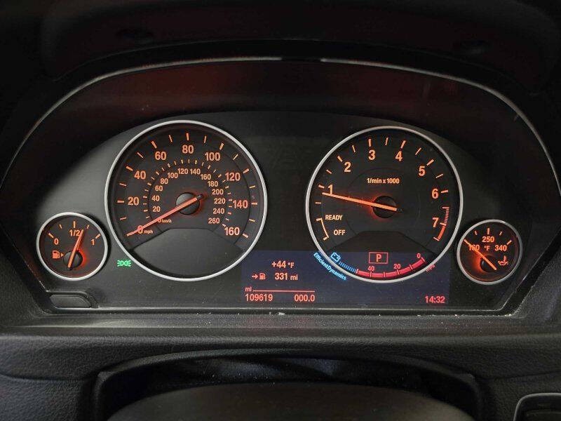 2015 BMW 3 Series Image 9