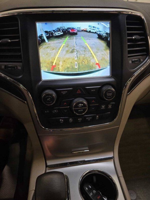 2017 Jeep Grand Cherokee Image 12