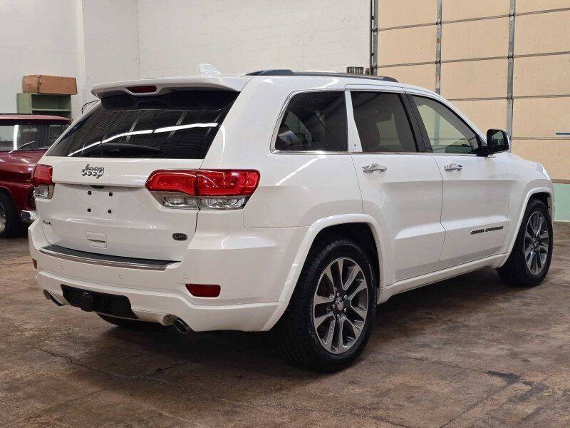 2017 Jeep Grand Cherokee Image 19