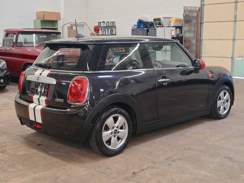 2015 MINI Cooper Image 12