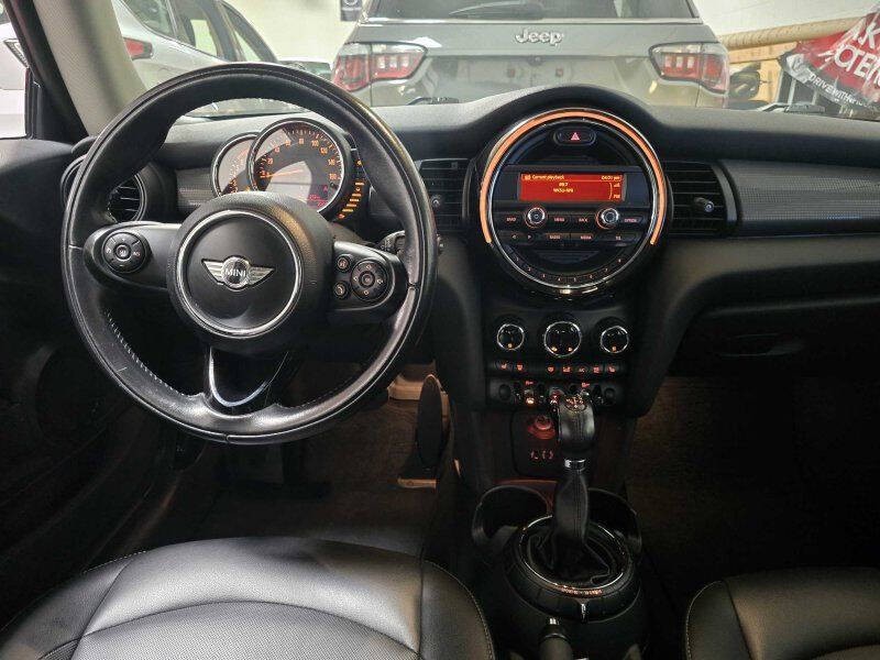 2015 MINI Cooper Image 5