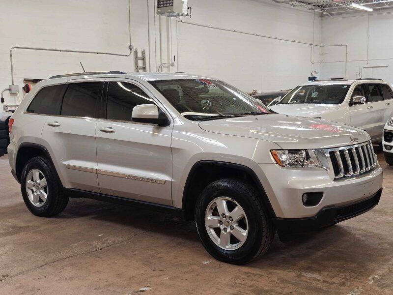 2011 Jeep Grand Cherokee Image 3